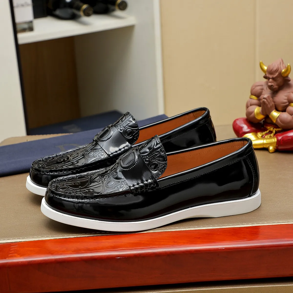 Men's clothing and shoes 💰460 💰🔥[Dior] High-end top-notch 🔝 purchasing agent 🔍🔍The latest 🇺🇸 counters are on sale simultaneously, original Italian brand · brand totem cloth sewn with brand cloth label · paired with calfskin · (high-end, nobility and class) exquisite workmanship (cow Leather lining) Sole: Original two-color sole ⚠️outsole specially provided by the original factory. Comfortable, wear-resistant, non-slip, real-life photoshoot🎬The real thing is more beautiful🔍Color: Color optional💕💕Number of yards: 39-44 (customized at 38.45.46)...